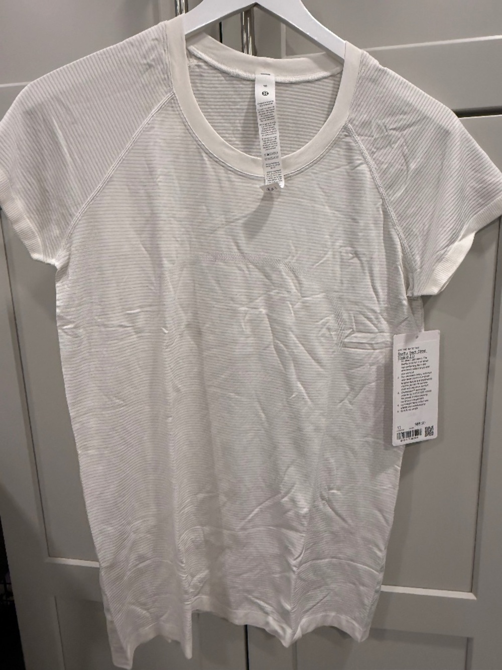 Lululemon Swiftly Tech Short Sleeve 2.0 White, Size 10 NWT